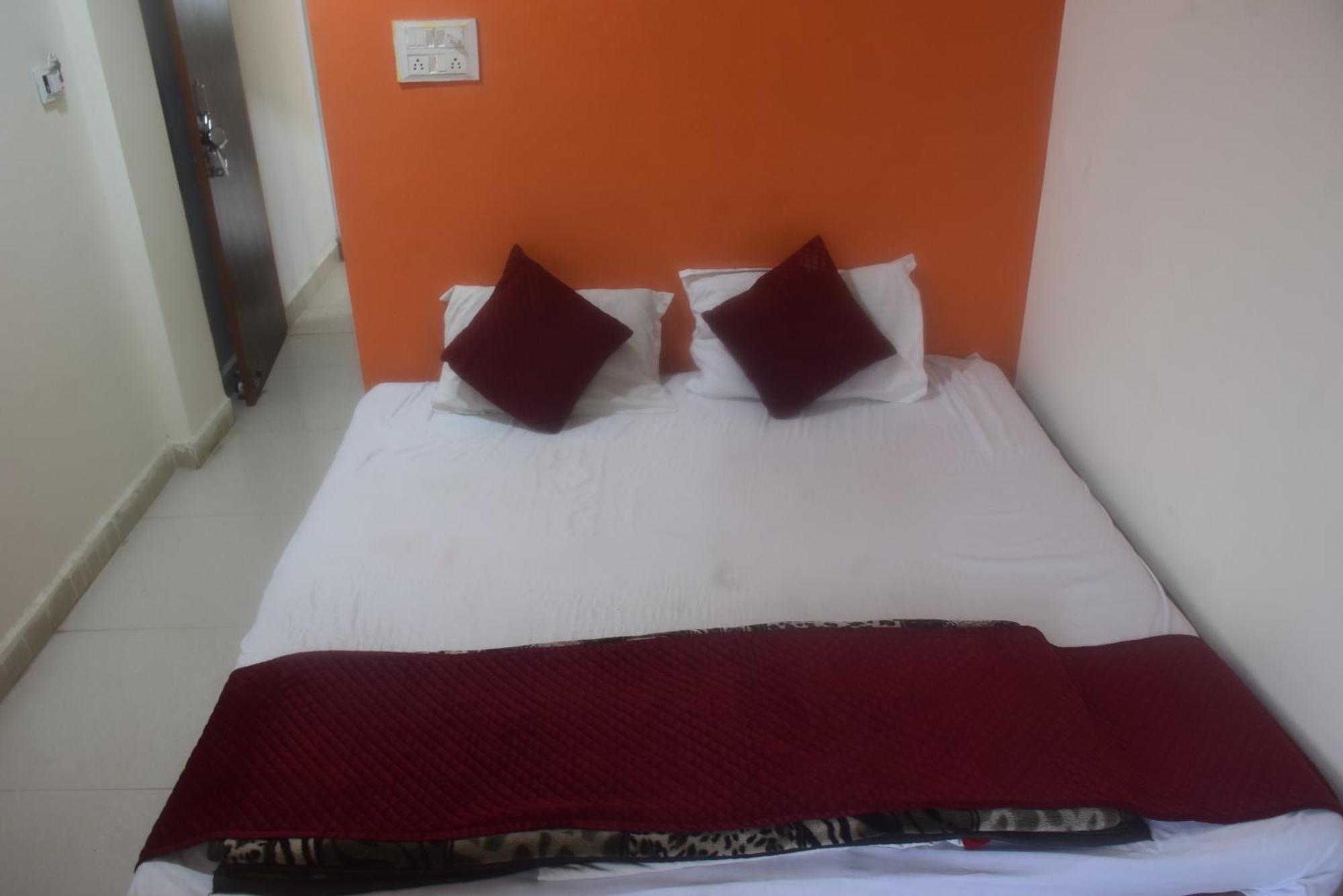 Hotel Thakur Ji Bhopal Buitenkant foto