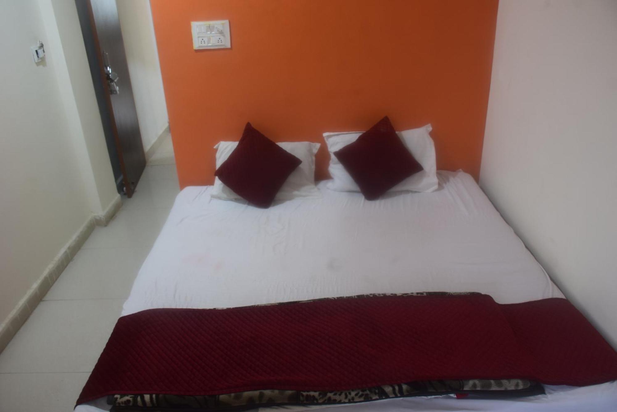 Hotel Thakur Ji Bhopal Buitenkant foto