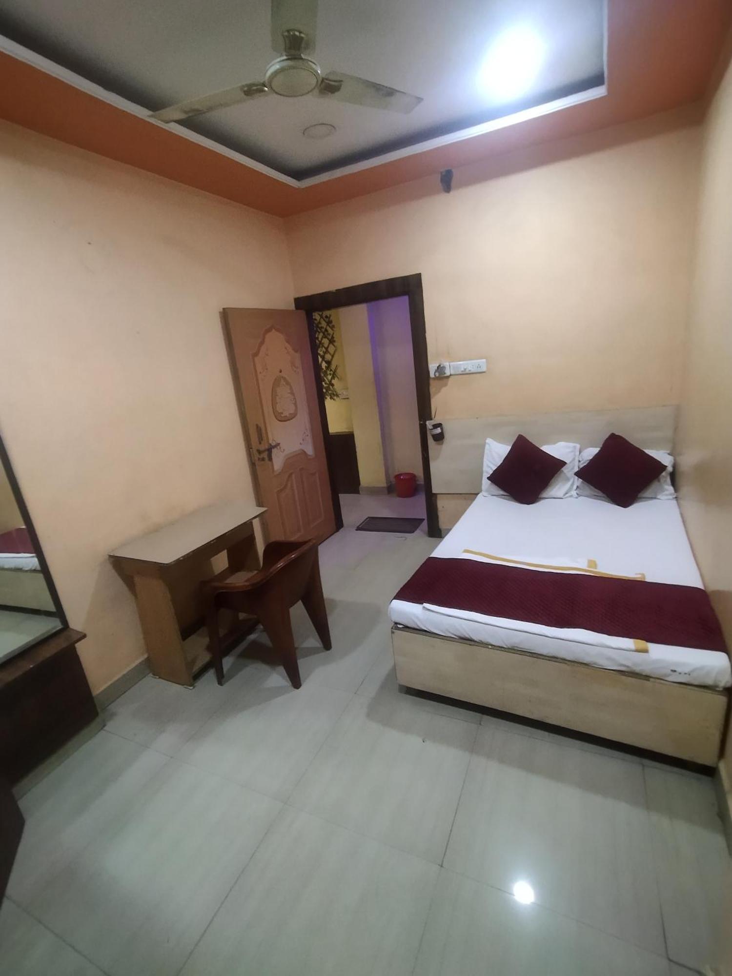 Hotel Thakur Ji Bhopal Buitenkant foto