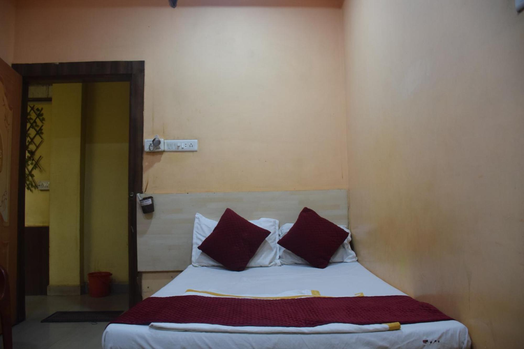 Hotel Thakur Ji Bhopal Buitenkant foto