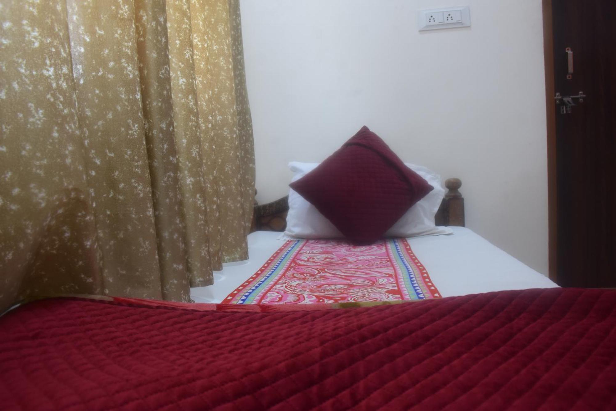 Hotel Thakur Ji Bhopal Buitenkant foto