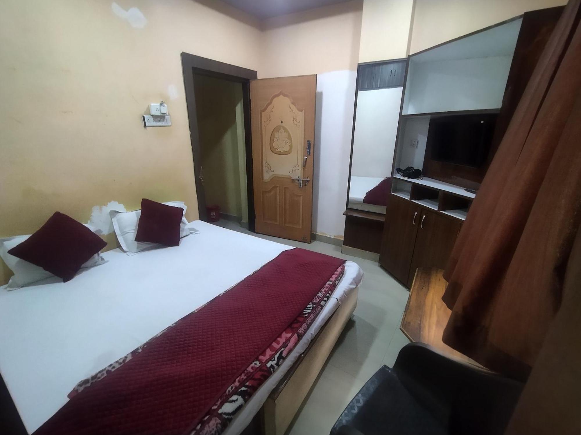 Hotel Thakur Ji Bhopal Buitenkant foto